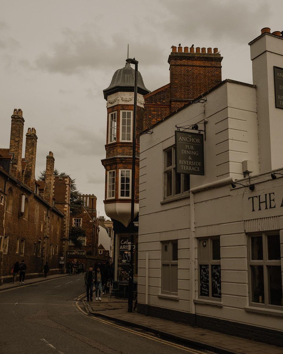 NostAcademia's tweet photo. Cambridge 🤎 Dark Academia
By: sarahwitpeerd https://t.co/83VVAgWq6A