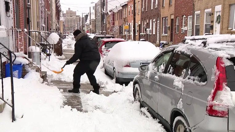 Say it Ain’t Snow! ❄️❄️ Practice boy scout pledges of helping out neighbors.

-Remove snow.
-Clear a path at least 36 inches.
-Be sure to include curb cuts.
-Keep fire hydrants clear.
#philly #snow #winter #centercity #nosavesies #supportyourneighborhood #phillyfriends