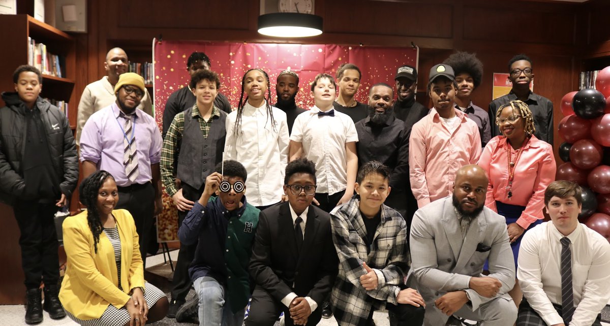 Boreum Hill School for International Studies hosted their Boss Up Banquet last night for male-identified students. We loved seeing leaders in NYC donate their time and speak to students about work and careers. Mentorship at its best. #mentorship