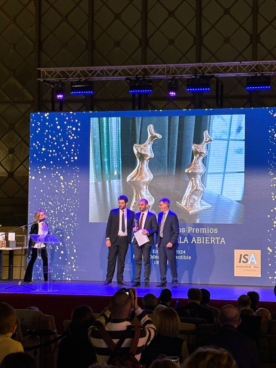 🔔 Está teniendo lugar la entrega de la XVI edición de Premios ISA concedidos por la Asociación iniciativa  <a href="/sevillaabierta/">ISA</a> 

🏆 Premios a MODERNIZACIÓN DE SEVILLA: <a href="/Sevquieremetro/">SevillaQuiereMetro</a> 

🏆 Premio a LA PROYECCION INTERNACIONAL DE SEVILLA: <a href="/FlamencoHeeren/">Flamenco Heeren</a>