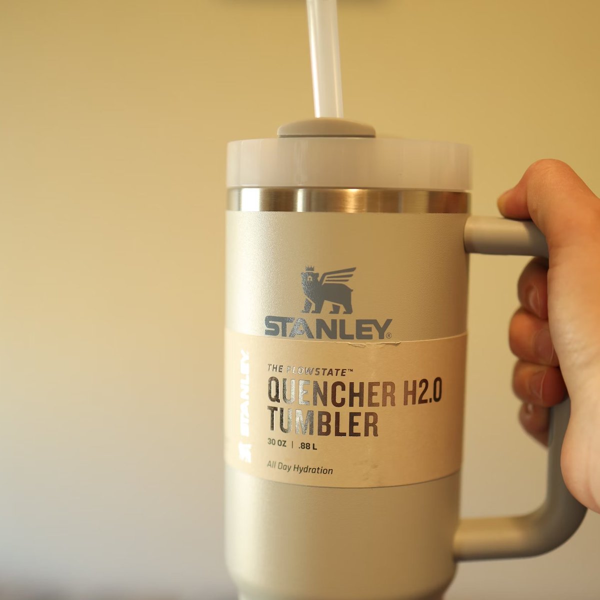 In our latest #RBSFacultySpotlight, Professor of Professional Practice Stacy Schwartz  tackles the newest craze, "beyond its function as a high-quality cup, the Stanley 🥤Tumbler has become a trendy fashion accessory for Gen Z girls." ⤵️#RutgersBusiness 
go.rutgers.edu/ggie8gup