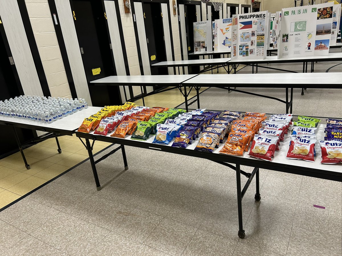 We are looking forward to our 2nd grade Cultural Fair this evening!  🇺🇸🇬🇧🇯🇵🇲🇽 Thank you to <a href="/oldbridgeea/">Old Bridge EA</a> for providing the boards and snacks for our students! <a href="/Millerprin/">Kimberley Giles</a> <a href="/millerptaob/">millerptaob</a>