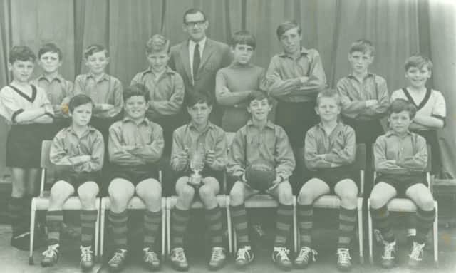 sunderlandpsfa's tweet photo. @broadwayjuniors Great article in Sunderland Echo tonight about the Broadway School football team who won the Watson Cup 60 years ago and are looking to organise a reunion. Anyone recognise any of these lads. Please let Mr Lindstedt know if you do. Broadway School = life memories https://t.co/gwjVIs5P8i