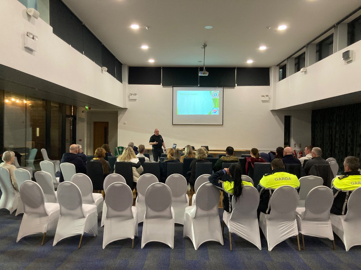 CfrMalahide's tweet photo. This evening, we held an information session for those who are interested in becoming a Community First Responder. Many thanks as always goes to @malahiderfc  for providing the room and tea/coffee.

1/2 https://t.co/aUyAhMIWiD