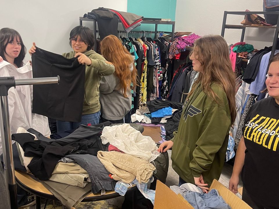 CASTschools's tweet image. Exciting times at Katie's Closet at @CASTLeadSA! Students are gearing up for the 6th annual @CASTschools Speak Up Speak Out Civics Fair tomorrow at @TAMUSanAntonio @UTexasSpeakUp  #YouthVoice #SUSO