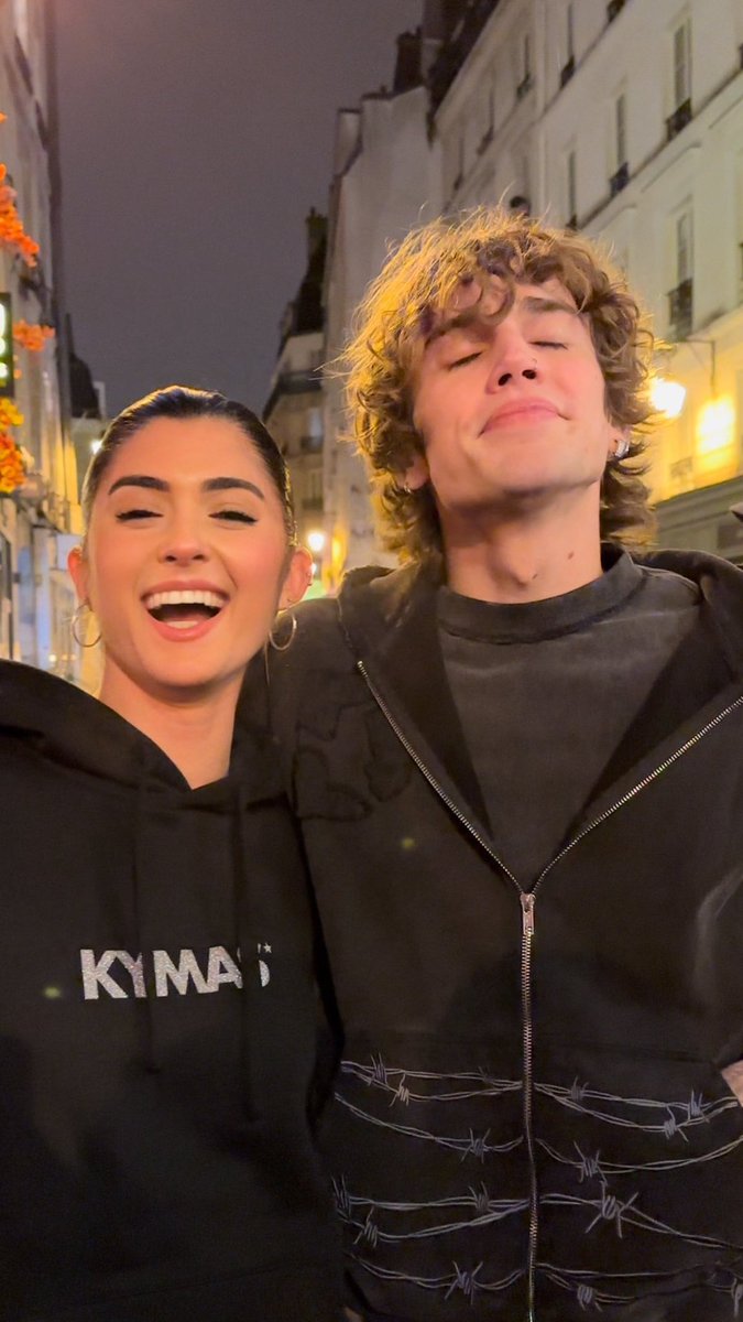 Kellyssant's tweet photo. @vinniehacker ❤️ love you so much thank u for everything you’re so sweet  <33 #vinniehacker #paris #trend #foryou https://t.co/25pLL4bota