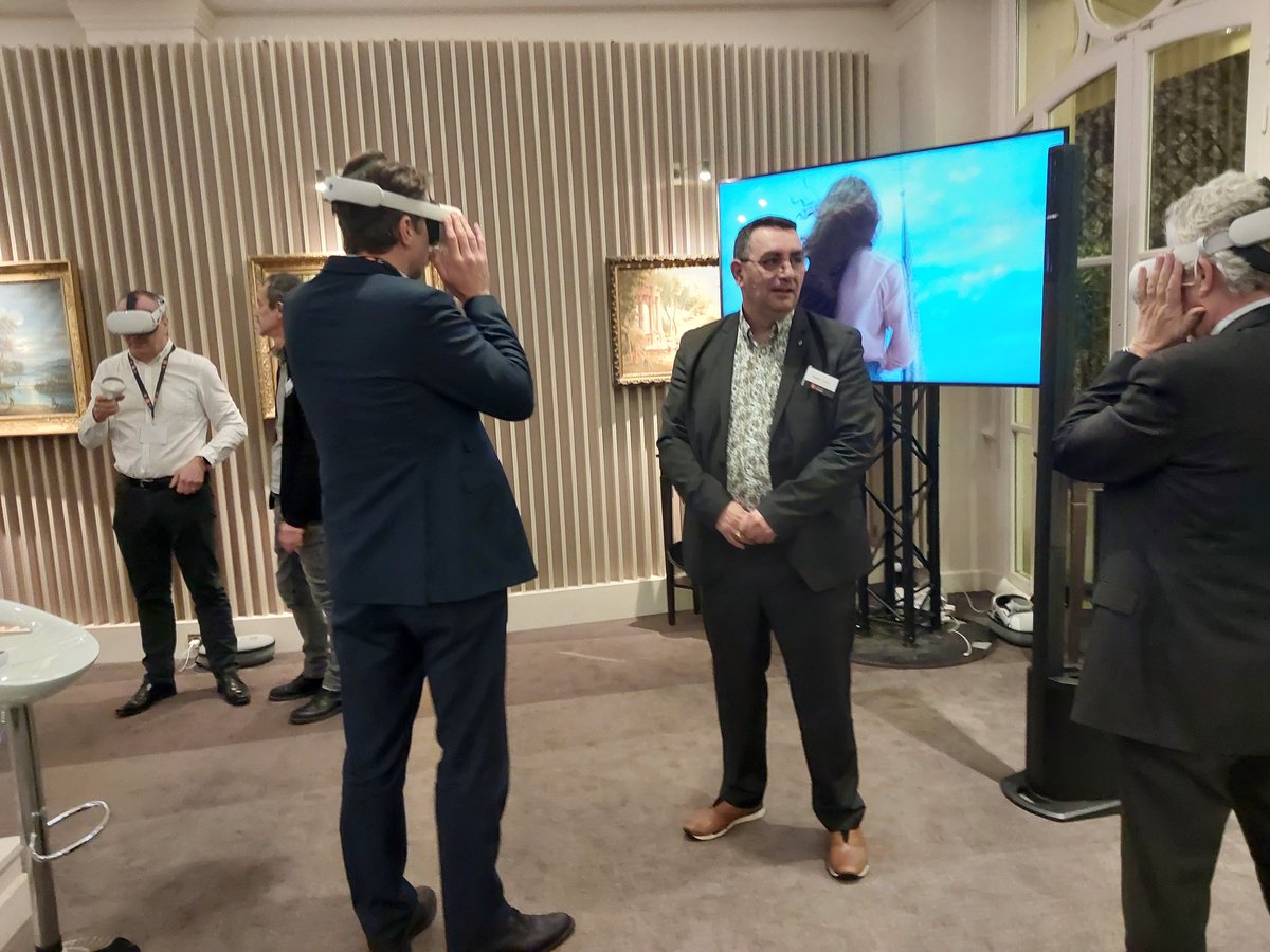 Soirée business inoubliable avec les partenaires des JO/JOP Paris 2024 &amp; les acteurs de l'écosystème sportif. Découverte de l'expérience immersive "Notre Dame de Paris"&amp; la BMX en réalité Augmentée.  À l'occadion, Ne manquez pas cette expérience unique ! #OrangeEvents <a href="/AmbOrange/">Ambassadeurs Orange</a>