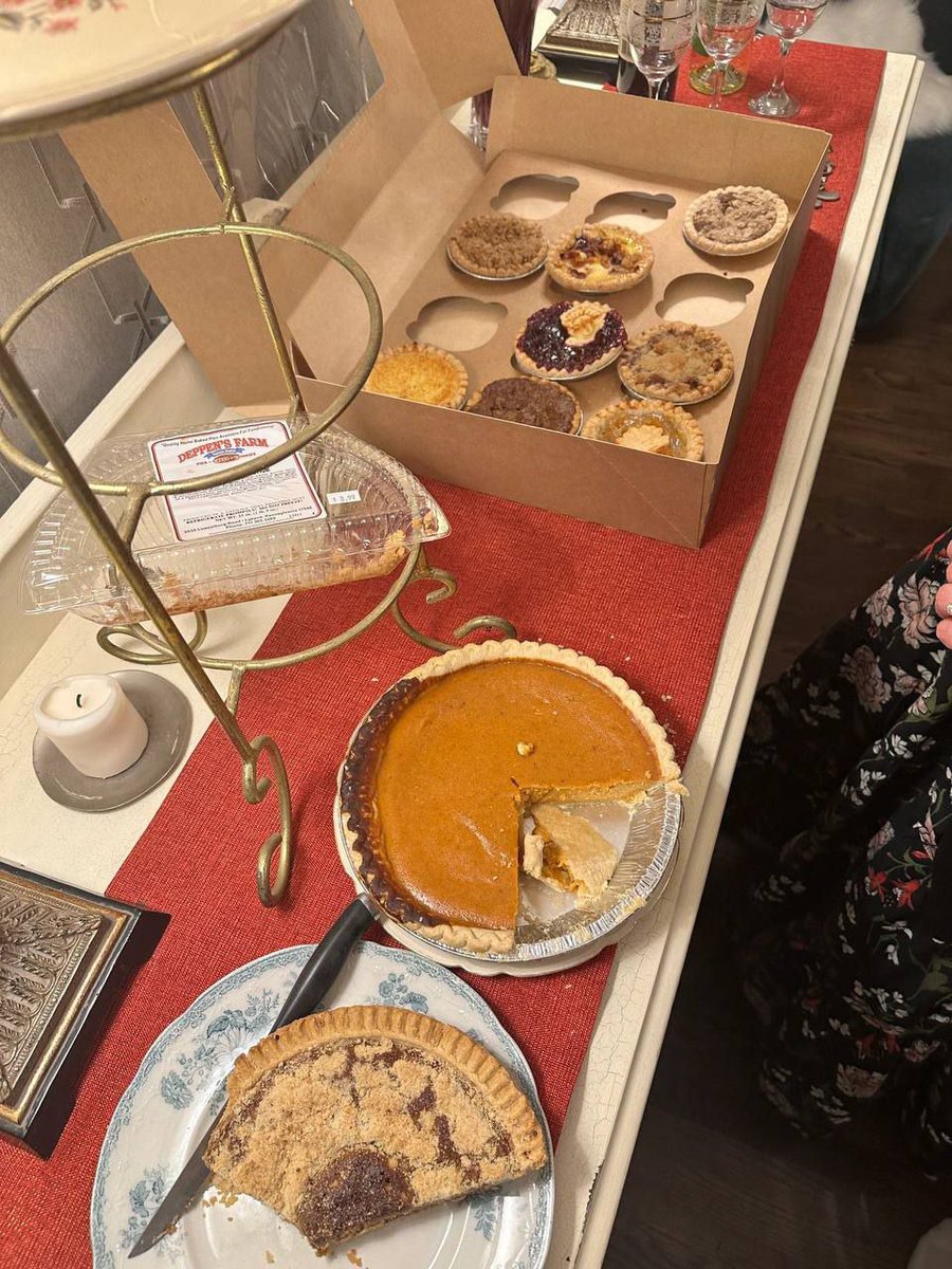 Keysahoki's tweet image. Are you a broom? Because you've swept me off my feet