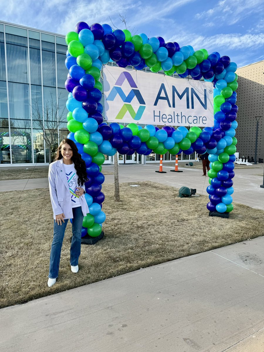 sam_soleil's tweet photo. Feeling motivated and ready take on the year with this AMNazing team after the @AMNHealthcare 2024 Company Meeting! We are ONE TEAM 💜 ONE DREAM 💙 ONE AMN 💚 https://t.co/jOcr5b9Kr8