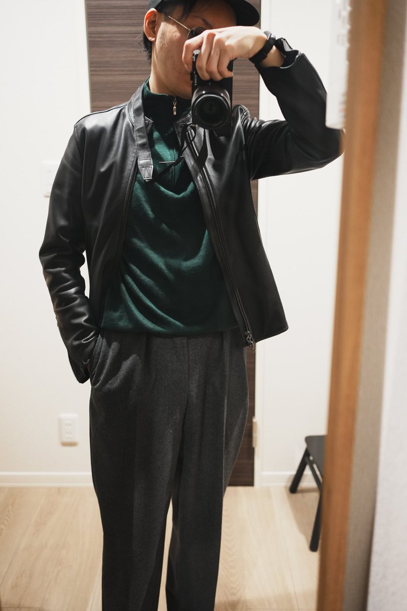 Schuhputzer621's tweet photo. 東京旅行へ行きます
数年ぶりに友人達とお会いし二郎系でスタートを切る予定🍜
outer #holk
leatherjacket #edifice
knit #doriani
bottoms #shinya #鉄道フラノ
cap #shinya
eyewear #bostonclub
watch #jaegerlecoultre
scarf #theinouebrothers
shoes #ドラフォルメ
#今日のコーデ https://t.co/kQqsTR1cRM