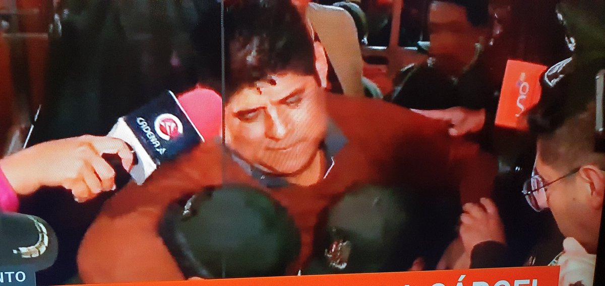henrycontra's tweet photo. Liberan a César Apaza, cocalelo que fue tratado por la ley como un criminal, no por su actuar , sino por  defender sus ideales y los de Adepcoca. Lo insólito escuchar de sus opresores que salio con buena salud. Que Dios los perdone. https://t.co/wZOyl1nwf6