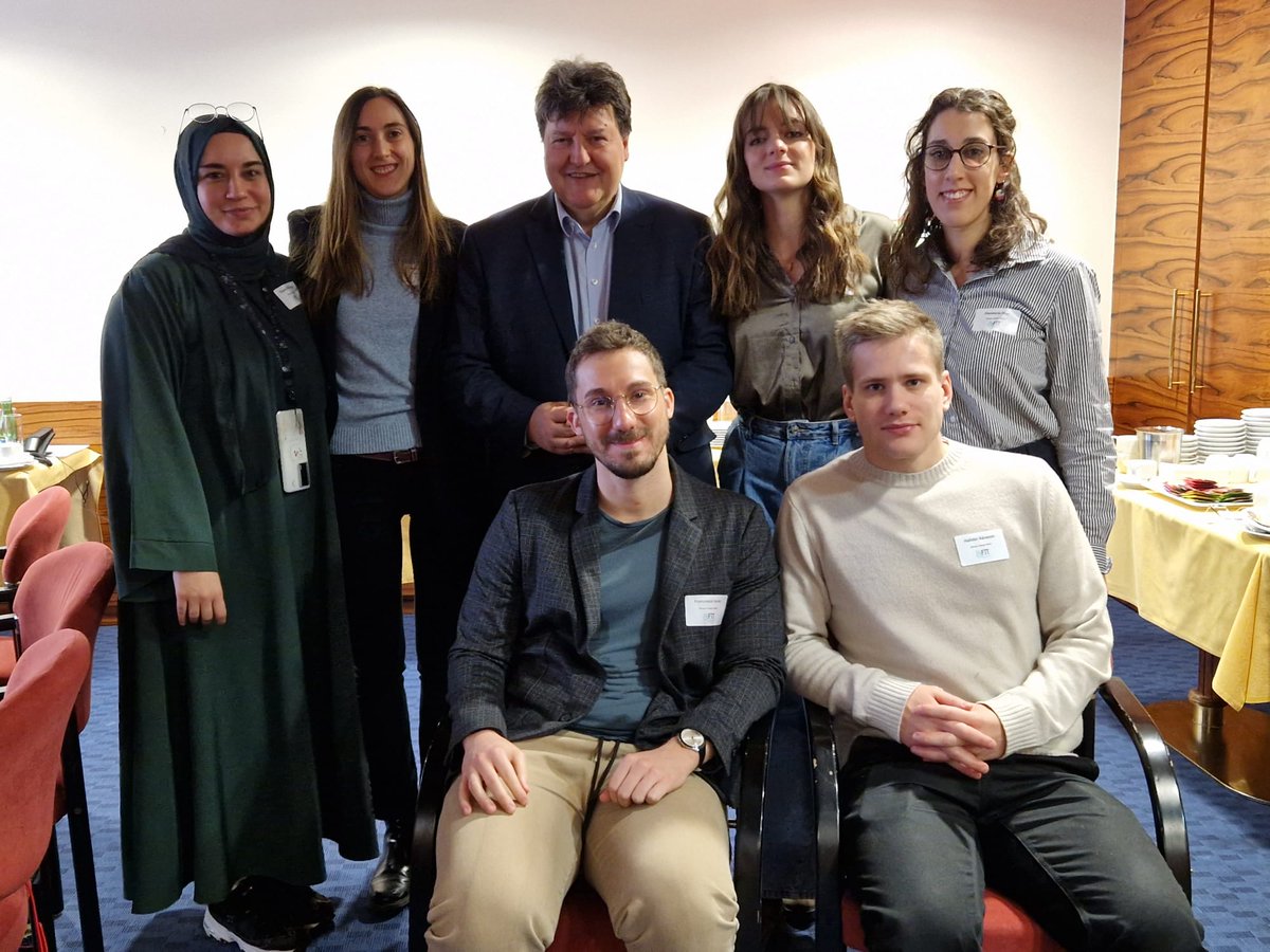 Biomaterials_Erlangen (@boccaccini_lab) on Twitter photo Great to meet the early stage researchers co-supervised <a href="/Boccaccini_Lab/">Biomaterials_Erlangen</a> <a href="/UniFAU/">FAU Erlangen-Nbg</a> at the🇪🇺<a href="/MSCActions/">Marie Skłodowska-Curie Actions</a> <a href="/P4Fit/">P4_FIT</a> Winter School in Seefeld🇦🇹today and to confirm the good progress of their projects. Well done <a href="/ssereflioglu1/">Seyma</a> <a href="/flordiazvazq/">Flor Diaz</a> <a href="/citro_vera/">Vera Citro</a> <a href="/halldorkara/">Halldór Kárason</a> <a href="/iorio_fran/">Francesco Iorio</a> and Sara!👏 Great to meet the early stage researchers co-supervised <a href="/Boccaccini_Lab/">Biomaterials_Erlangen</a> <a href="/UniFAU/">FAU Erlangen-Nbg</a> at the🇪🇺<a href="/MSCActions/">Marie Skłodowska-Curie Actions</a> <a href="/P4Fit/">P4_FIT</a> Winter School in Seefeld🇦🇹today and to confirm the good progress of their projects. Well done <a href="/ssereflioglu1/">Seyma</a> <a href="/flordiazvazq/">Flor Diaz</a> <a href="/citro_vera/">Vera Citro</a> <a href="/halldorkara/">Halldór Kárason</a> <a href="/iorio_fran/">Francesco Iorio</a> and Sara!👏