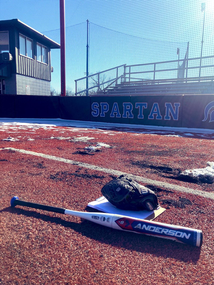 BixbySoftball's tweet image. Slow in the snow?!  Yes please. #sznloading ⏳