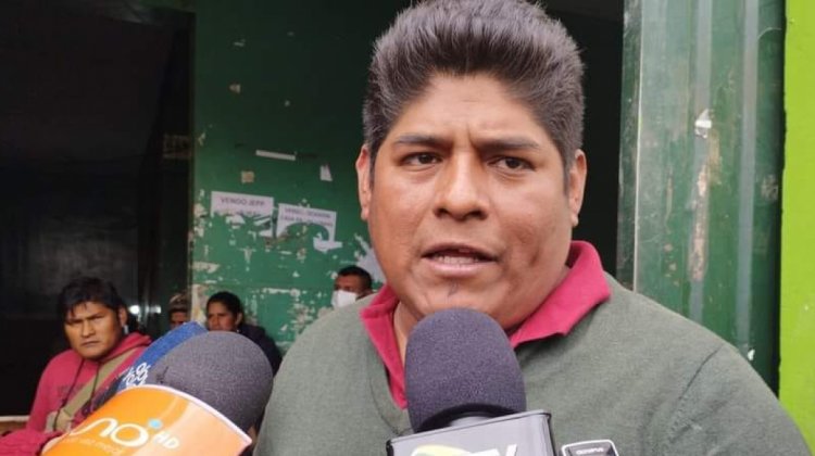 cabrerahernan3's tweet photo. No lloro por vos César. Me pongo de pie para gritarle al mundo que no te quebraron, no te doblegaste. Tu integridad y valentía están intactas. Grito mi rabia contra los cobardes que te mandaron a la cárcel y armaron delitos: fiscales y jueces que ya tienen su lugar en el infierno https://t.co/BN1vfu2Tok