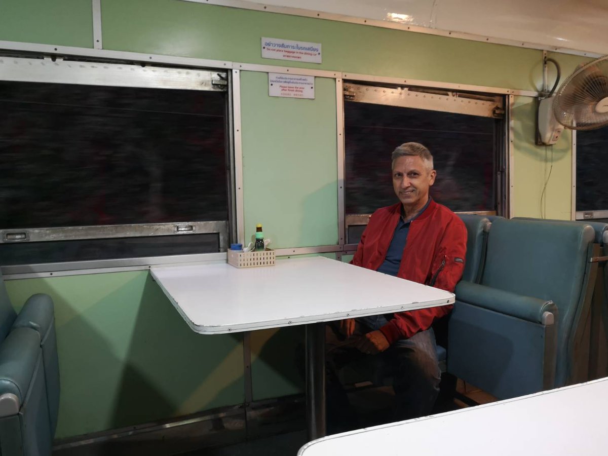 Ajarncom's tweet photo. Good morning from a deserted dining car somewhere between Uttaradit and Phrae.
#Train51 #chilly https://t.co/kUGhYY64uI