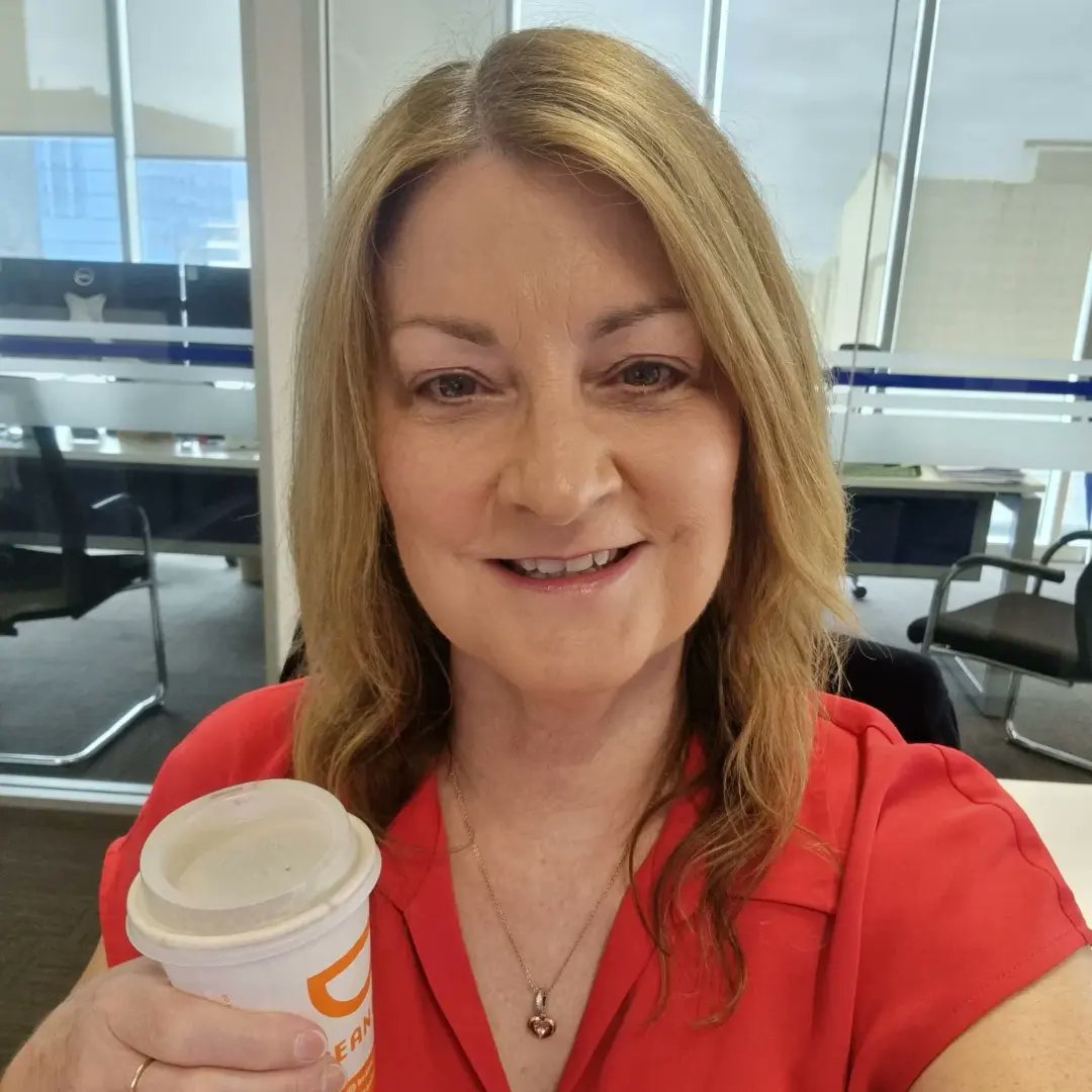 MichelleDa18196's tweet photo. This morning 🙋🏻‍♀️🌸🌿🥰💛 of course it's coffee time ☕️😃➡️😉😁 happy Thursday 😘😍❤️🤍 #selfie #selfietime #selfiephoto #goodmorning #happythursday #coffee #coffeetime #coffeeselfie #work #working #workdesk #workday #deskselfie #workdeskselfie #adelaide #southamerican. 🇺🇲 https://t.co/IupDrC1OlT
