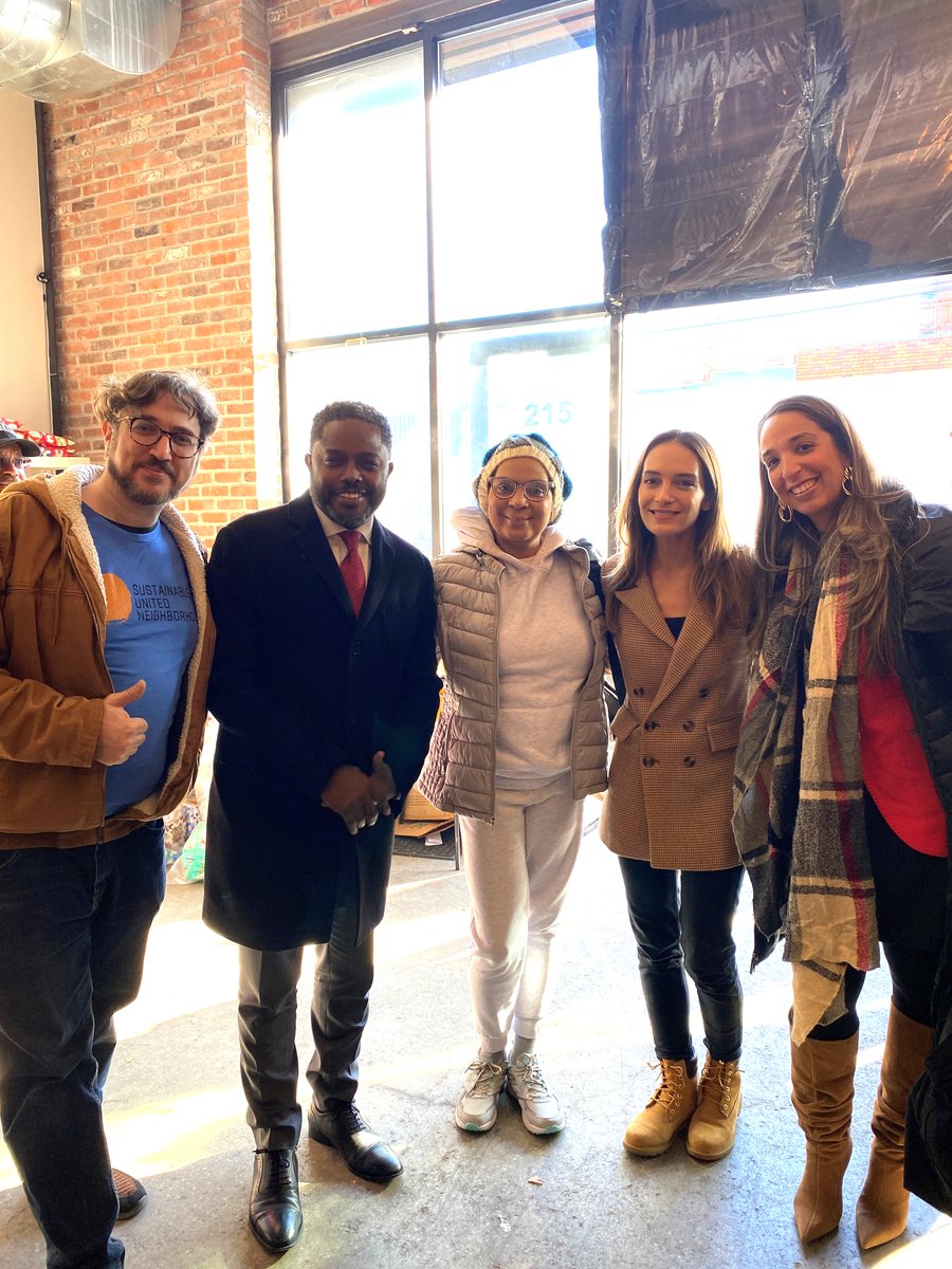 StartCare_NY's tweet photo. #STARTNY was happy to lend a helping hand at
@DavilaAssembly, @SalazarSenate, and @BrooklynDA's 4th annual holiday giveback event in December. We handed out food and dry goods as well as books and gifts for children. Many thanks to our elected officials for hosting a great event! https://t.co/MY4ZK2M3la