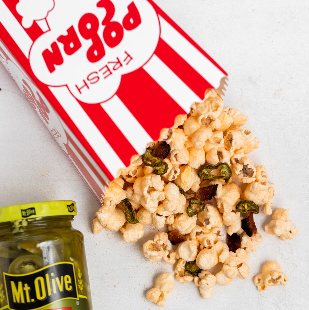 MtOlivePickles's tweet photo. 🍿 Celebrate National Popcorn Day tomorrow with a kick! 🌶🧀🥓 Try our Jalapeno Cheddar & Bacon Popcorn recipe!
Recipe: https://t.co/If7PY7BQN8
#Popcorn #PopcornRecipe #PopcornIdeas #FreshPopcorn #Cheddar #CheddarPopcorn #NationalPopcornDay #Snack https://t.co/LnMR1U3YLs