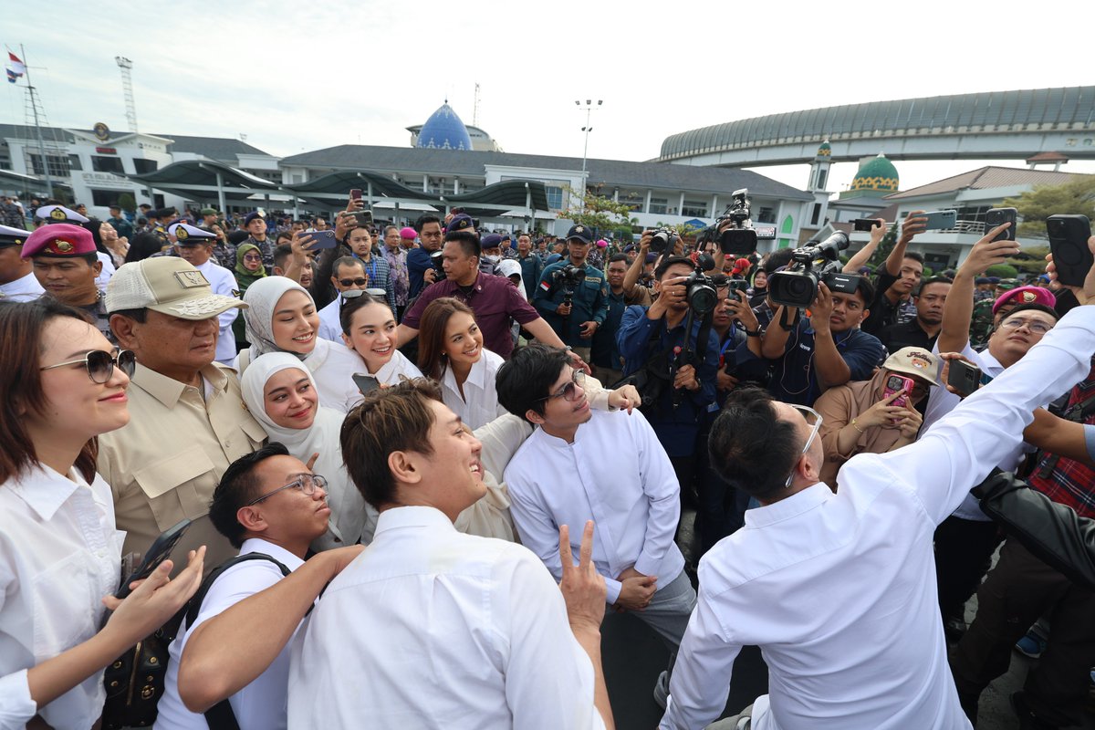 Selamat pagi tweeps awali pagi yang cerah ini dengan berdoa. Selamat beraktivitas, tetap semangat dan salam #IndonesiaRaya #Prabowo✌️