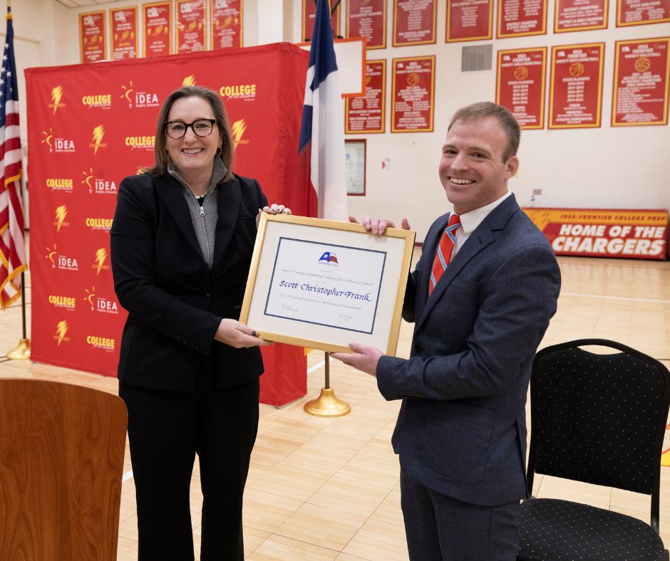 IDEAschools's tweet photo. 🎉 Join us in congratulating Mr. Scott Frank from IDEA Frontier, for being named a recipient of the 2023 Outstanding Teaching of the Humanities Award from Humanities Texas! 🏆 The award was presented by @lamantia4texas at the IDEA Frontier campus in Brownsville, TX. #IDEAProud https://t.co/UAEsIn0nDS