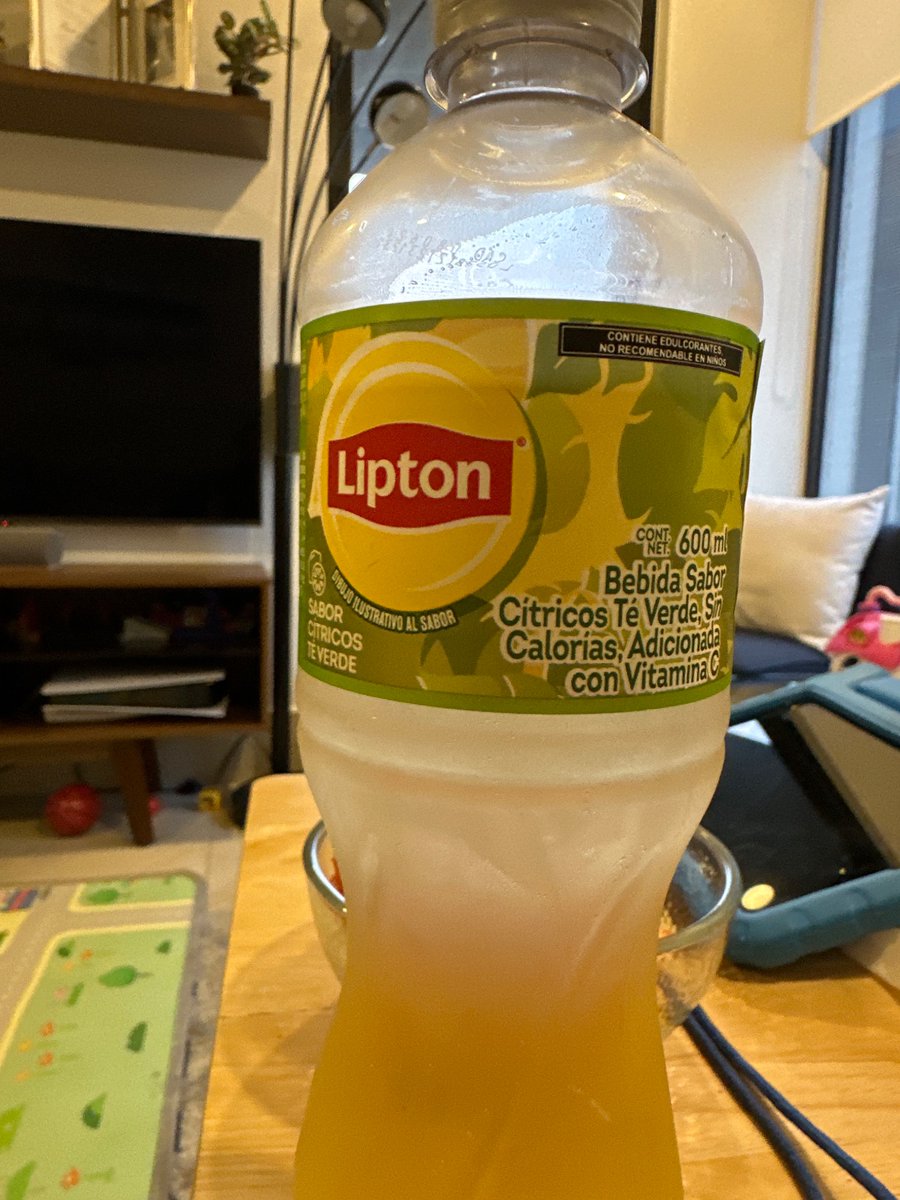erickmillerz's tweet photo. Oye @Lipton porque mi Te de cítricos sabe a sandía? https://t.co/cxo7NyWbXP
