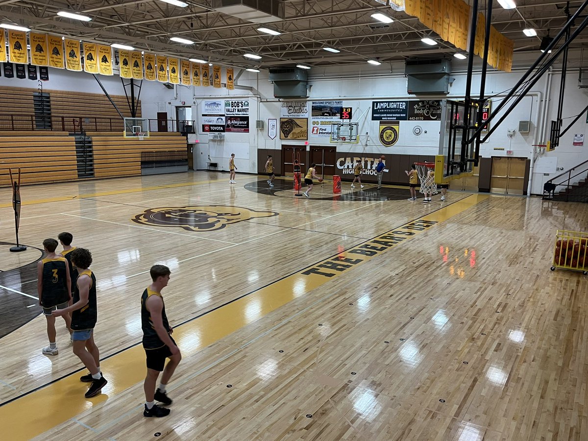 HaysMTSportx's tweet photo. #XTOWN in the #BearsDen The fellas round one preview coming atchya!
@KTVHNews X @montanasports
#mtscores https://t.co/SDOHIfrwx3