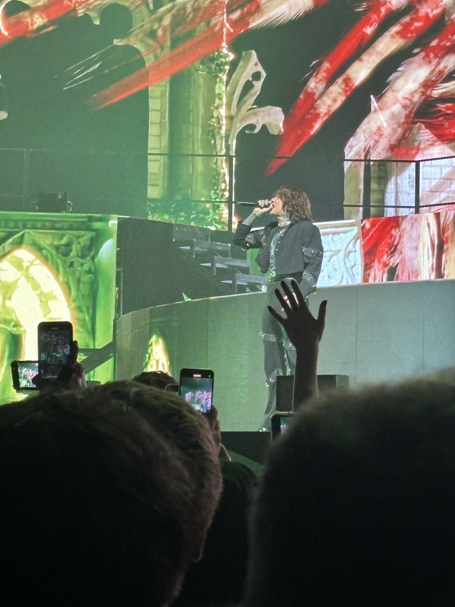 ellapeters20004's tweet photo. The post gig blues hitting hard after last nights!! 12 yr old would be sobbing! Amazing show @badomenscult @bmthofficial 🖤I sobbed I needed this night #BMTH2024 #BADOMENS #Metal #Posthumannextgen https://t.co/cX6lhYLZ7J