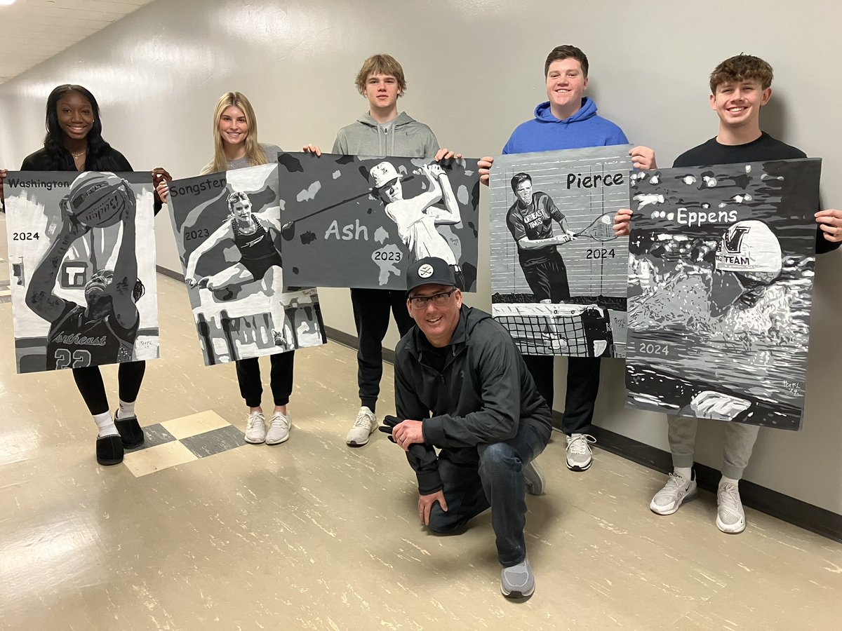oyster_art's tweet photo. #theHallway Fresh coat of grey! Hopefully this new set of #paintings go up soon. Today I had the opportunity to meet some of the student/ athletes. What an honor. This continues to be 1 of the most gratifying projects I do. It's my way of giving back to my alma mater. #art https://t.co/UeREbxJeKV