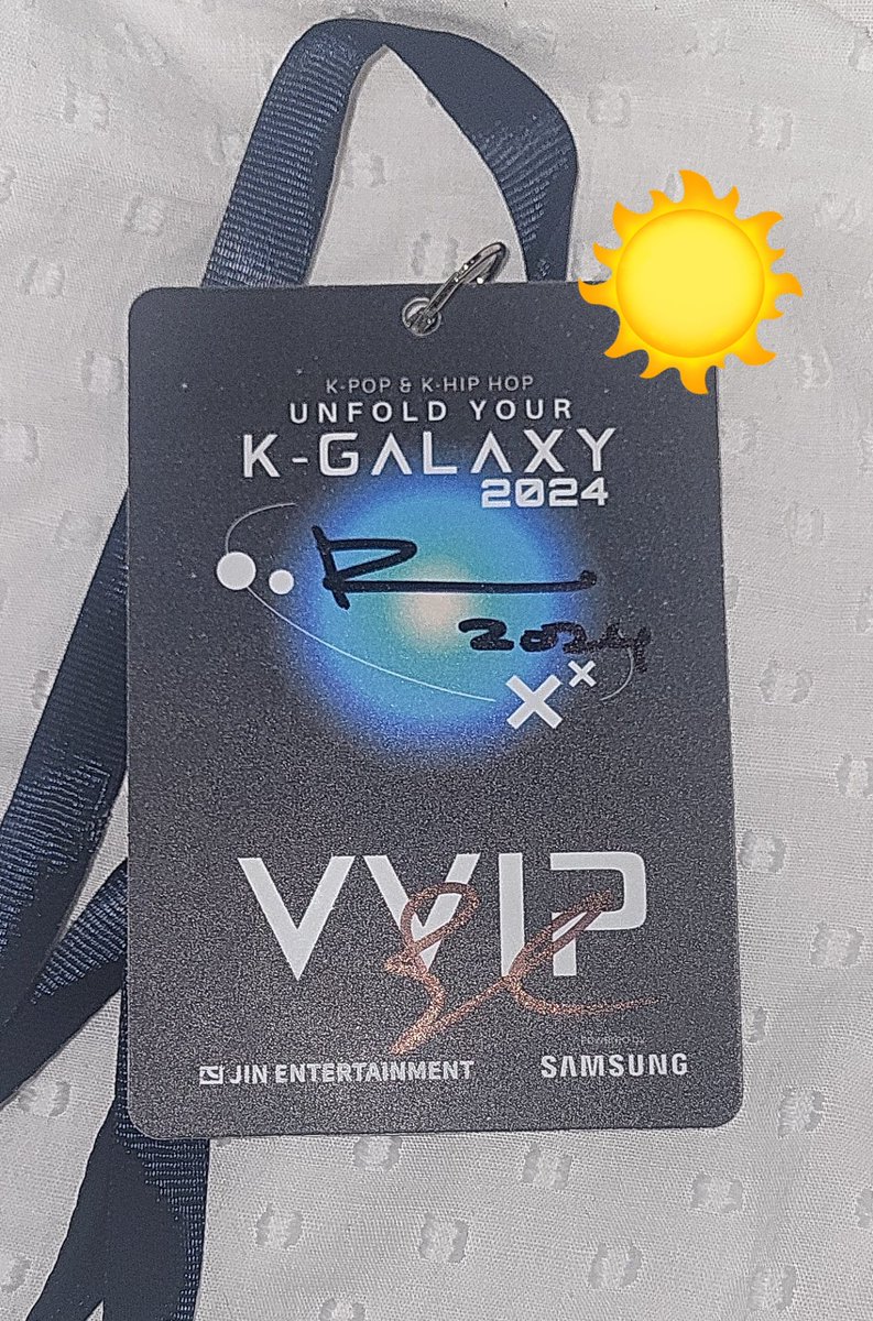 sonsindaeyo's tweet photo. guys guys guys
@shxx131bi131 @kimhongwu
#KGalaxy2024 #JinEnt #kpopineurope #withGalaxy #PoweredBySamsung https://t.co/OPVZAEwLQk