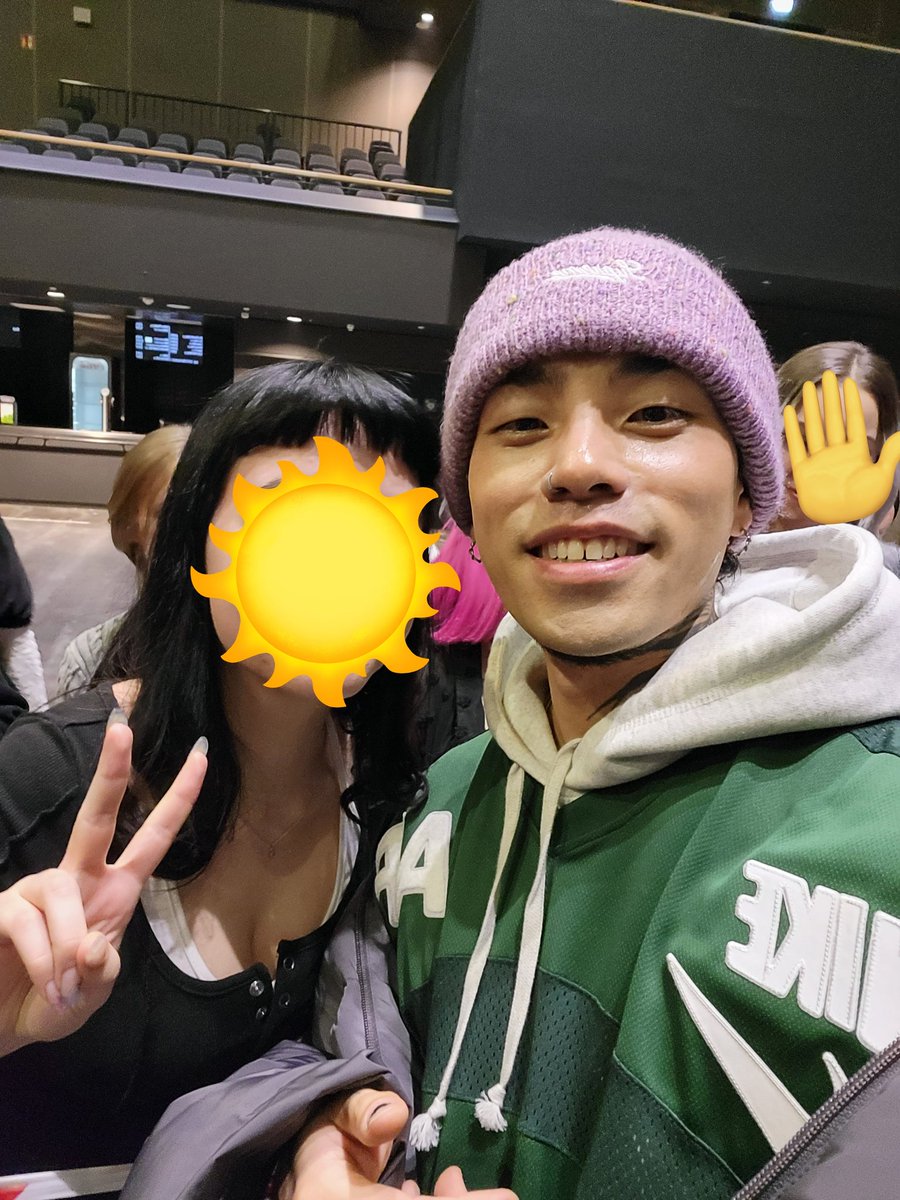 sonsindaeyo's tweet photo. guys guys guys
@shxx131bi131 @kimhongwu
#KGalaxy2024 #JinEnt #kpopineurope #withGalaxy #PoweredBySamsung https://t.co/OPVZAEwLQk