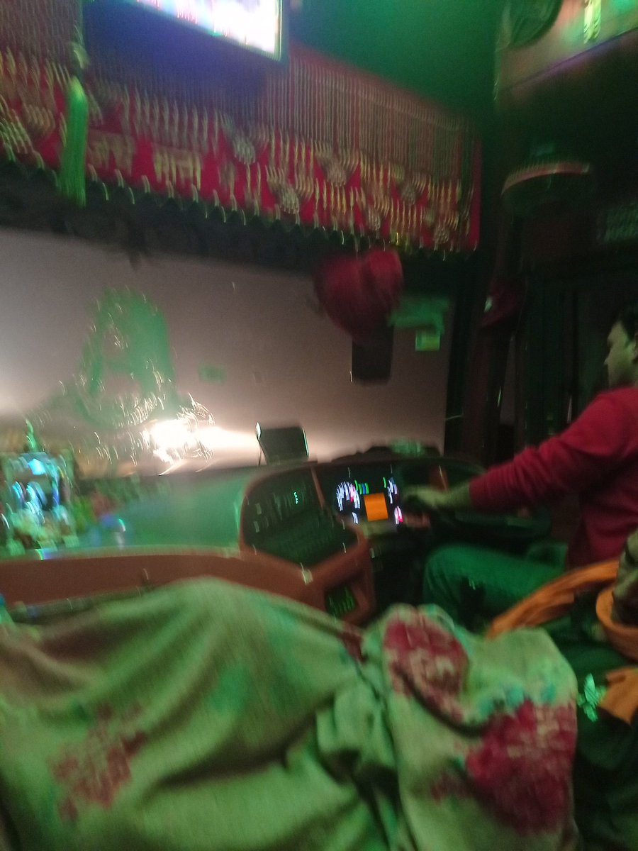 _imran_kashmiri's tweet photo. I think Bharat Chaki chala raha hai 6minutes mai 16 Km Ky speed hai sirf Aab mout ky firshta dikh raha hai samny
🇮🇳🚄 #bussdriver
#AFCON2024 https://t.co/HEabmPOuQA