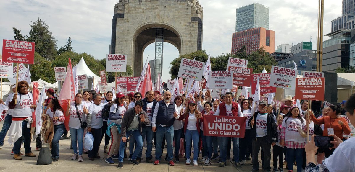 #Jalisco presente en el cierre de precampaña de la <a href="/Claudiashein/">Claudia Sheinbaum Pardo</a> en el monumento a la revolución en la Ciudad de México.