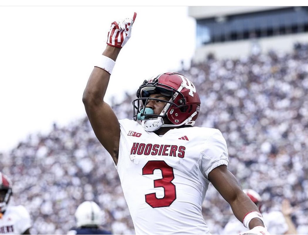 Indiana university offered !! @Coach_JMill @CoachEddie2 @IndianaFootball @DemetricDWarren @SWiltfong247 @ChadSimmons_ @AllenTrieu @Rivals_Clint @On3sports @RitterPrep @BrennanSpain