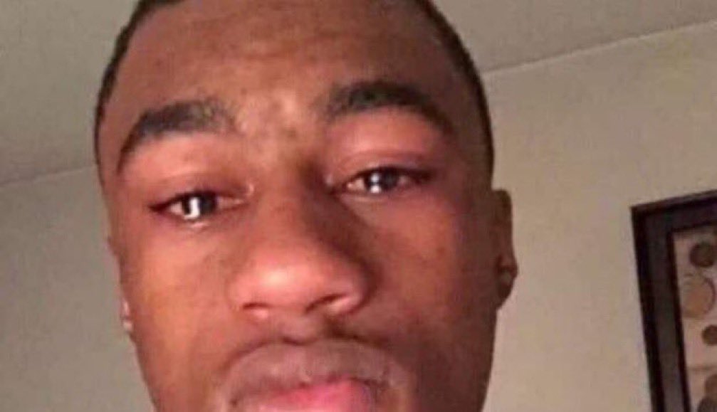 ( ᥫ᭡. )
eeeeeeeee i feel so sick it's been snowing for days im sowwy