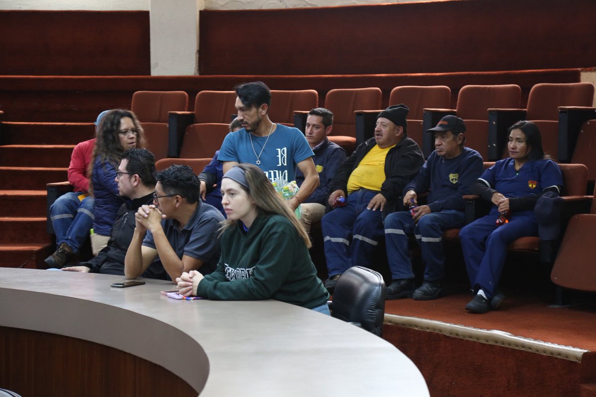 ConcePichincha's tweet photo. ¡Respeto y seguridad en el entorno deportivo! 🤝
Agradecemos a la @FiscaliaEcuador por brindarnos una valiosa charla sobre la "violencia de género".
En #CDP, promovemos la igualdad y el respeto por el bienestar de nuestro equipo. 🙏
#EjemploDeportivo #CompromisoCDP
#CDP100Años https://t.co/VvI2zwfp4I