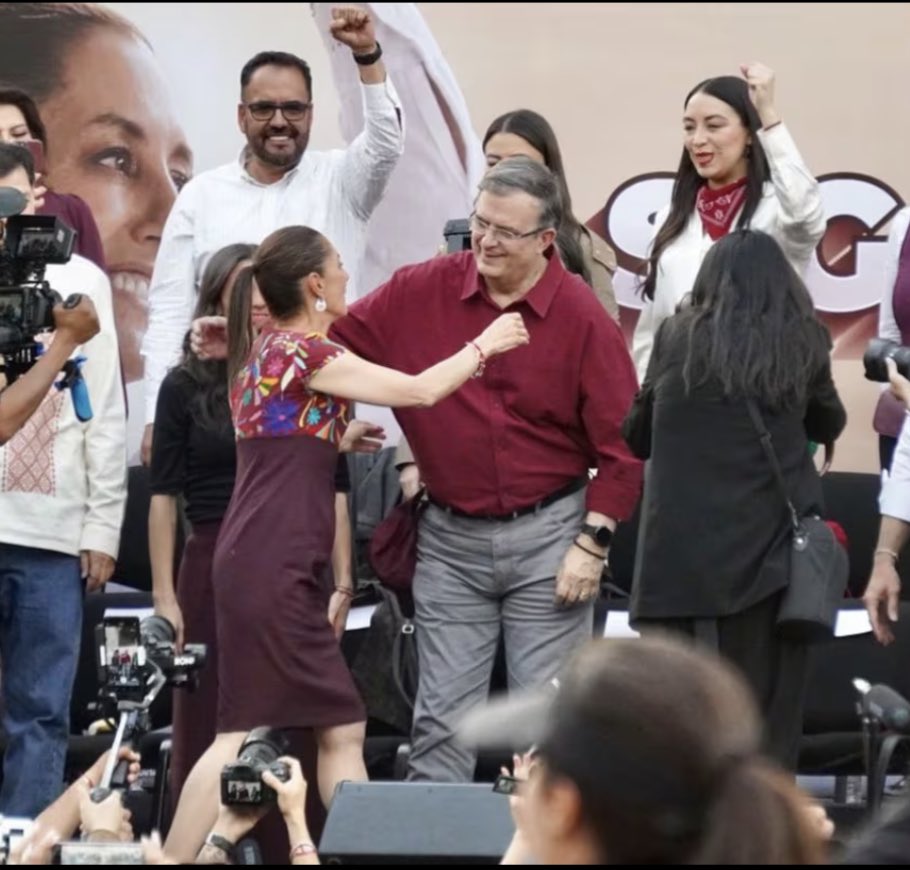 Acompañé a Claudia en su cierre de Precampaña en el Monumento a la Revolución. Vamos por la siguiente etapa de la 4T !!