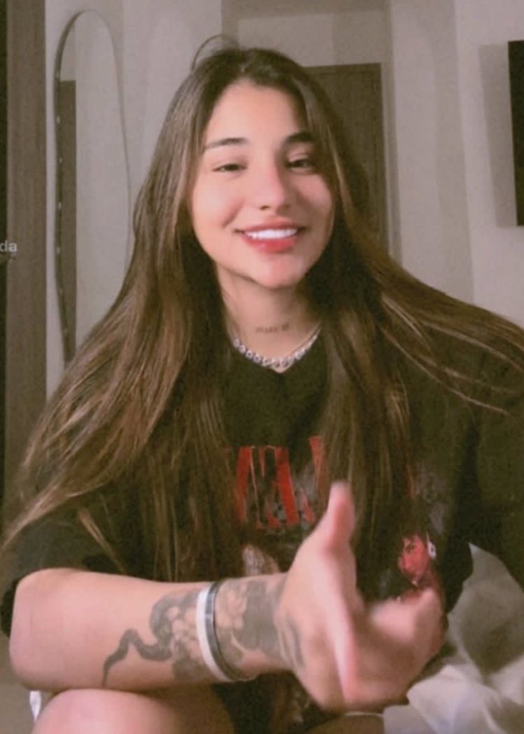 Cerramos la TT de yurita con mil comentarios usando la frase❤️:

YURI TE AMAMOS