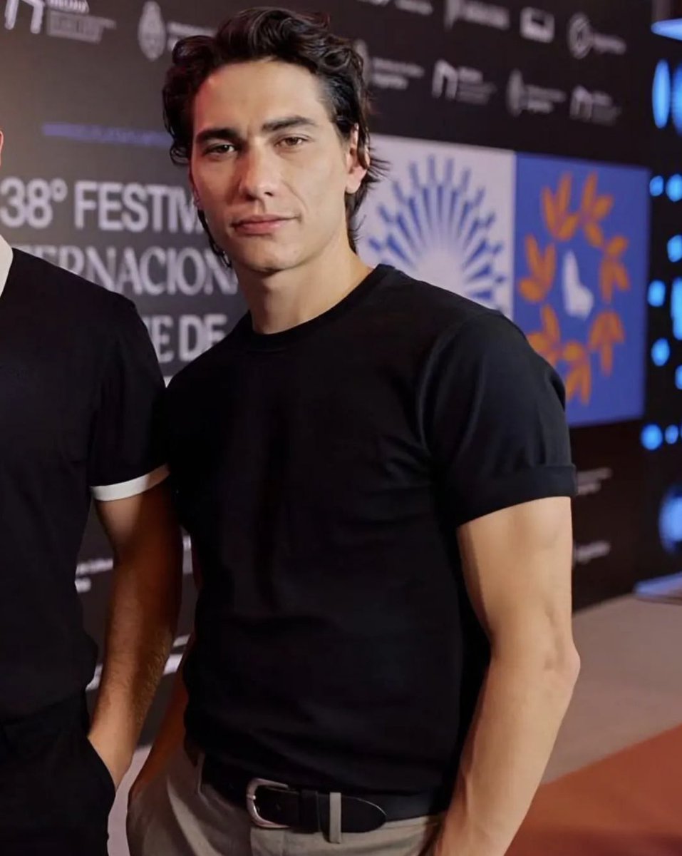 EVCRVP's tweet image. LO QUE ES ESTA FOTO POR FAVOR ENZO VOGRINCIC ME GUSTAS