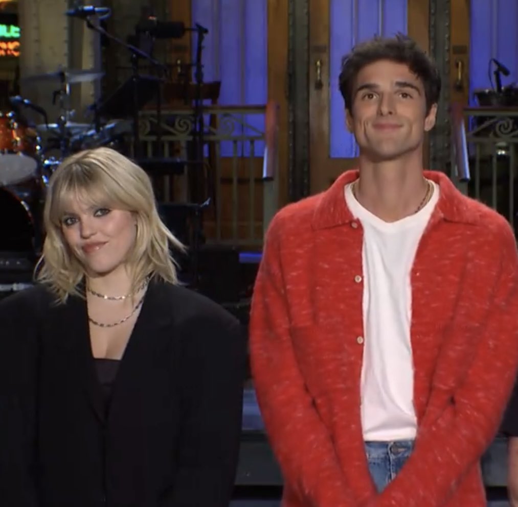 PopCrave's tweet photo. Jacob Elordi &amp; Reneé Rapp for SNL. https://t.co/zVHxBnj8X0