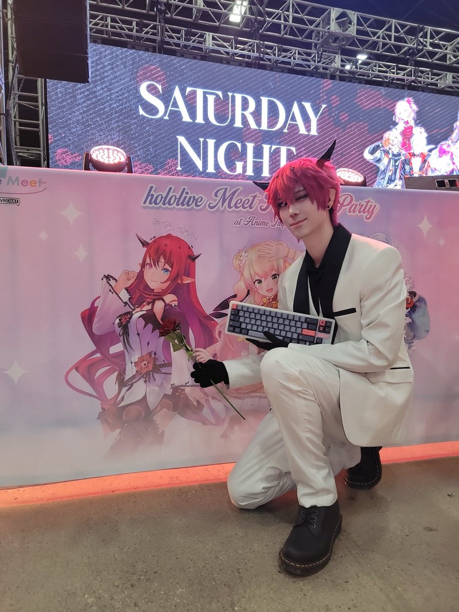 melonduckay's tweet photo. HiRyK, it’s IRyK! I wasn’t able to see IRyS at the m&g but I was able to enjoy her karaoke and “gift” her a keyboard during the concert ☺️Shout out to @Flantan_ for holding a poster of me so I can get a picture with IRyS!
#IRyS #Hololivemeet #ANIMEImpulseLA2024 https://t.co/G1arMgGn0Z