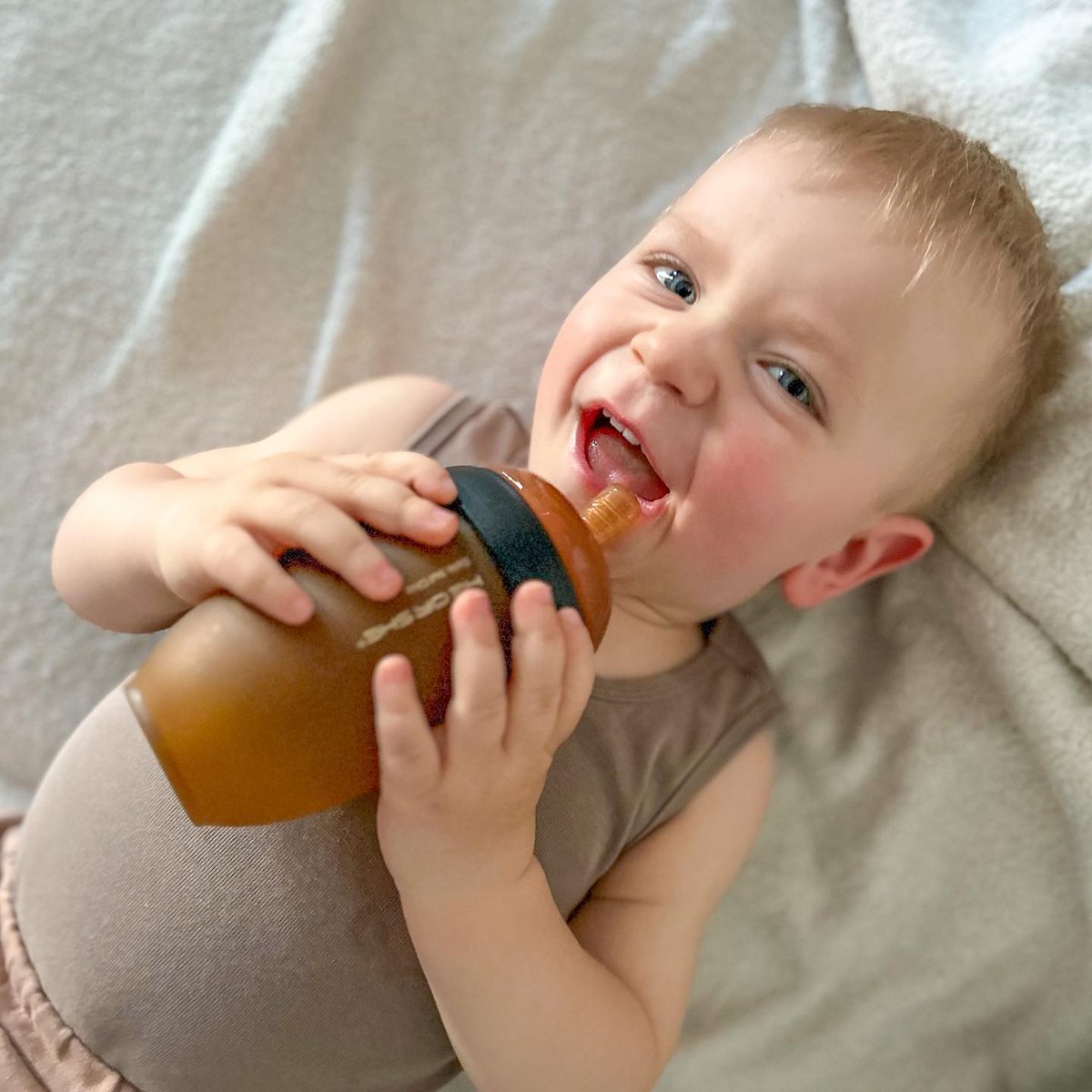 Every coo and gurgle melts in our heart ❤️
.
heorshe.com
he or she #heorshe #babybottle #goodlooking #specialdesign #babymusthaves #heorshebabybottle #heorshesippycup #honestlymothering #mommyanddaughter #mommyandson #lifeisbeautiful #thatsdarling #thehappynow
