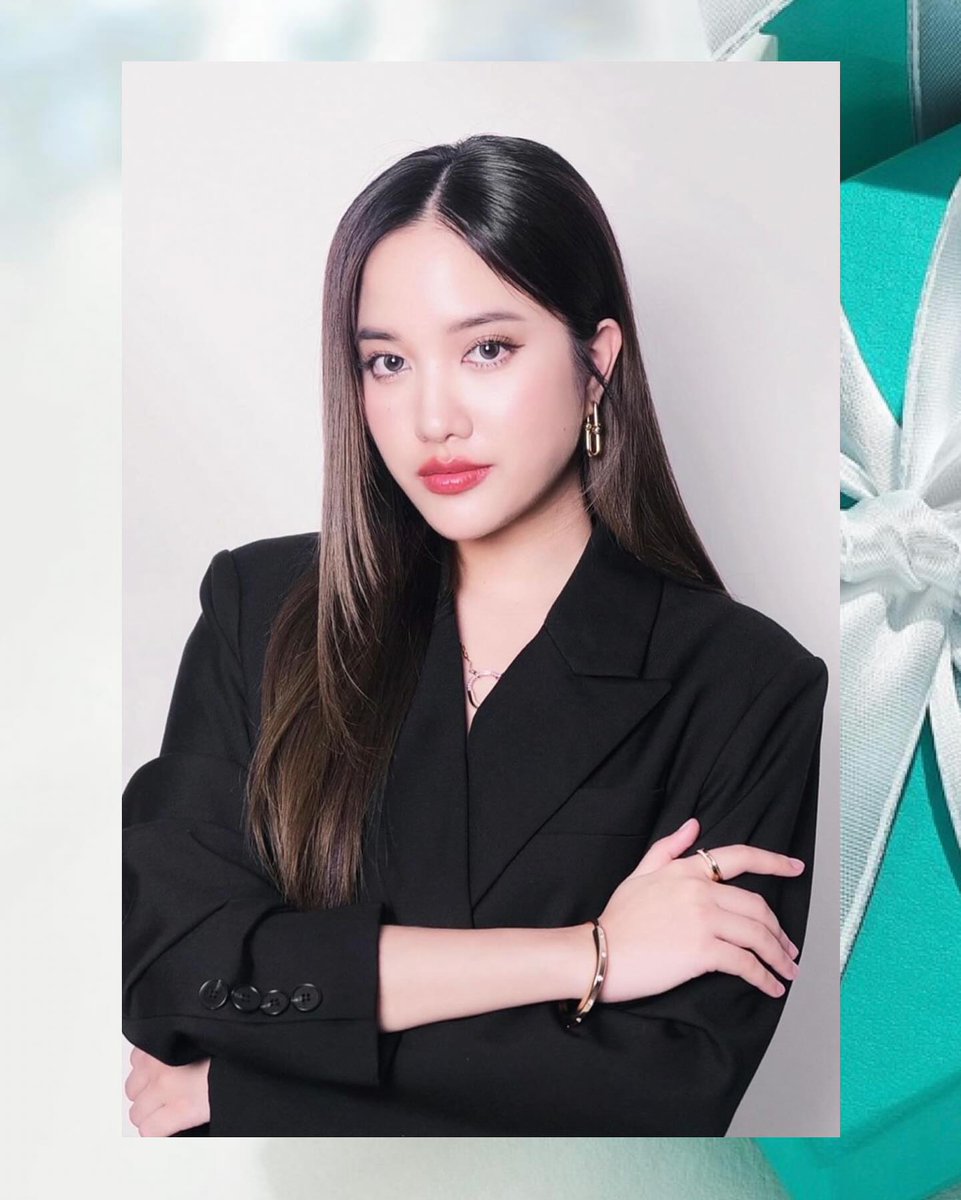WinMoonx's tweet photo. Ellas vuelven cualquier marca en algo espectacular
TIFFANY&Co X FreenBecky 💍✨🤍
#beckysangels #srchafreen
#TiffanyLock #LockWithLove https://t.co/Ts6WggYec9