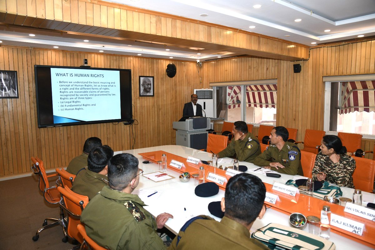 Sh Ketan Baliram Patil, NHRC SSP briefed the officers of CAPF and State Police Forces at the CRPF Academy, Gurugram on aspects of human rights violations during policing and ethical dilemmas and the way forward.