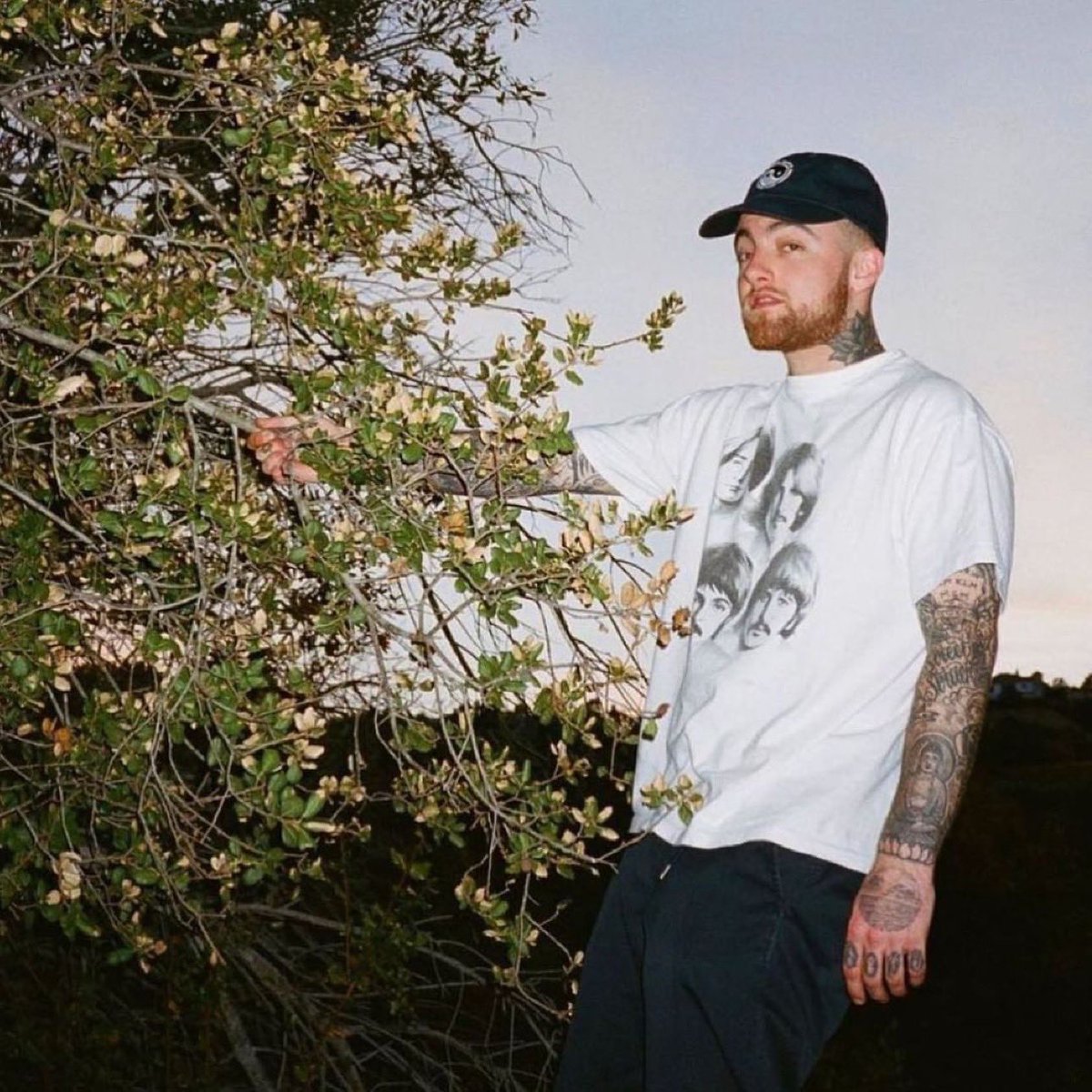 aplasticplant's tweet photo. happy birthday to mac miller he would've turned 32 today rip to the most dope 🕊🙏🏽 https://t.co/p5UtAIgAWY
