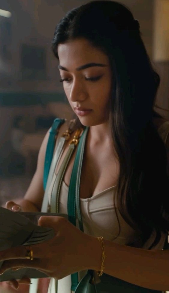 GEL9DbeWwAAMkIl?format=jpg&name=medium