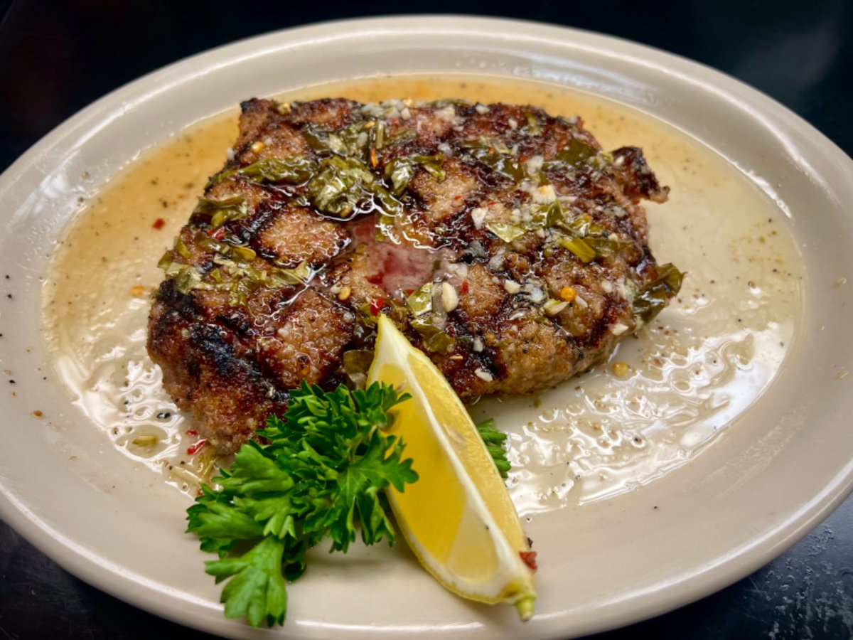 Join us for the last few days of Restaurant Week and try the LINGUINI ALLA FRUTTI DI MARE or the STEAK SALVATORE.
Check out full menu and reserve here: garozzos.com/menus/#kc-rest…
#GarozzosRistorante #KansasEats #Garozzos #kansascity #Downtown #KCRW2024