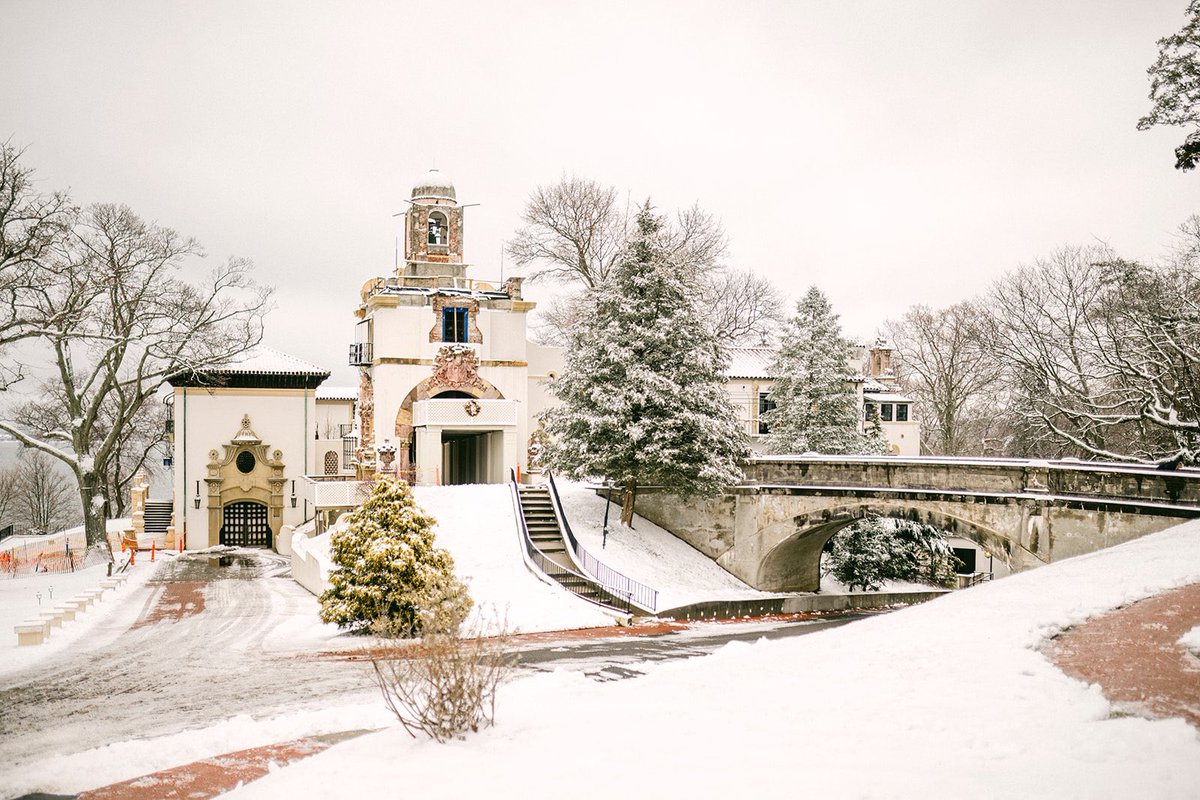 Due to inclement weather, the Vanderbilt Museum and Planetarium will be CLOSED on Friday, January 19th. All daytime and evening programs are cancelled.
We will be open for our regularly scheduled programs on Saturday, January 20th and Sunday, January 21st.