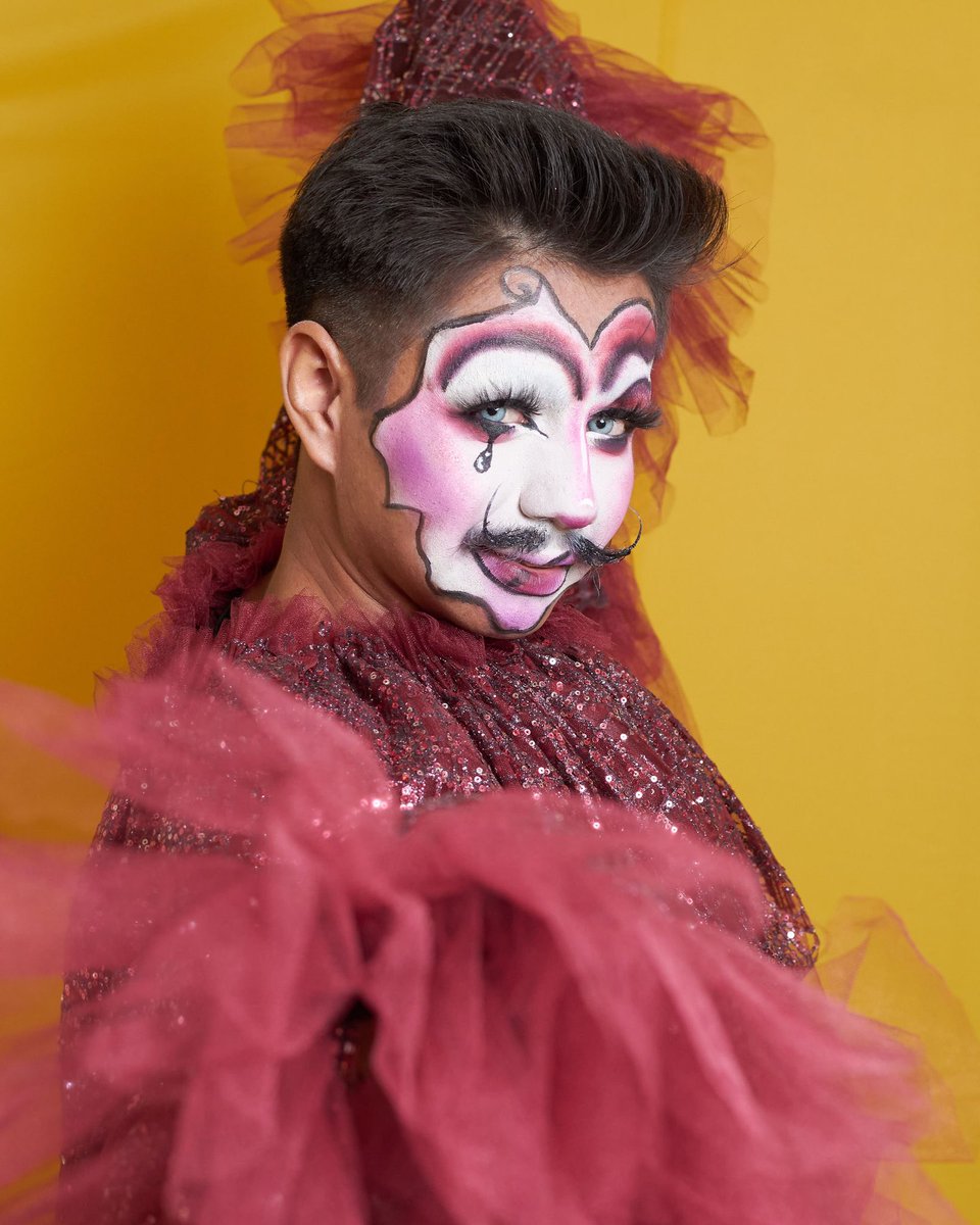 garybigotes's tweet photo. Comenzamos el año con grandes eventos. Además de que mi nuevo proyecto “Como fomentar la lectura a través del arte Drag; una perspectiva Bibliotecológica” a entrado en la Maestría de Ciencias de la Información. Gracias por el apoyo. IG: https://t.co/XKJGz8YFUk https://t.co/gtYyaVinBp