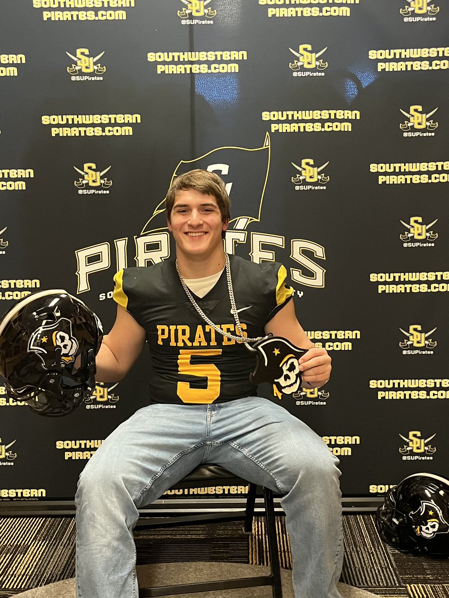 BigDom_50's tweet photo. Great day at Southwestern today! Thanks @50plusPirate @CoachJoeAustin @CoachBishopSU2 @coach_kriesel for having me and my mom out there @JPIIHS_Football @_EliteProspects https://t.co/0TM8Geawe3