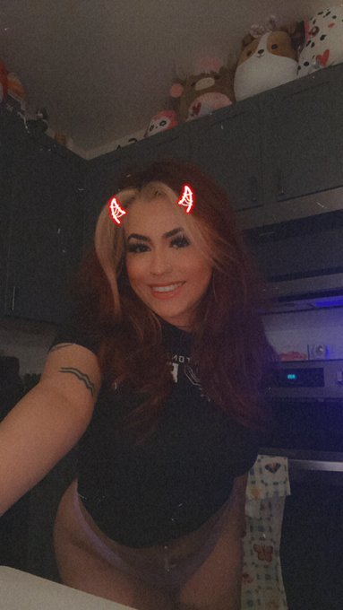 she a bad lil bitch, she a rebel https://t.co/avzeDN1fbH